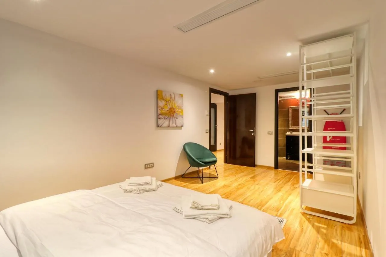 Luxurious 3 Bedroom Apartment In Herastrau 布加勒斯特