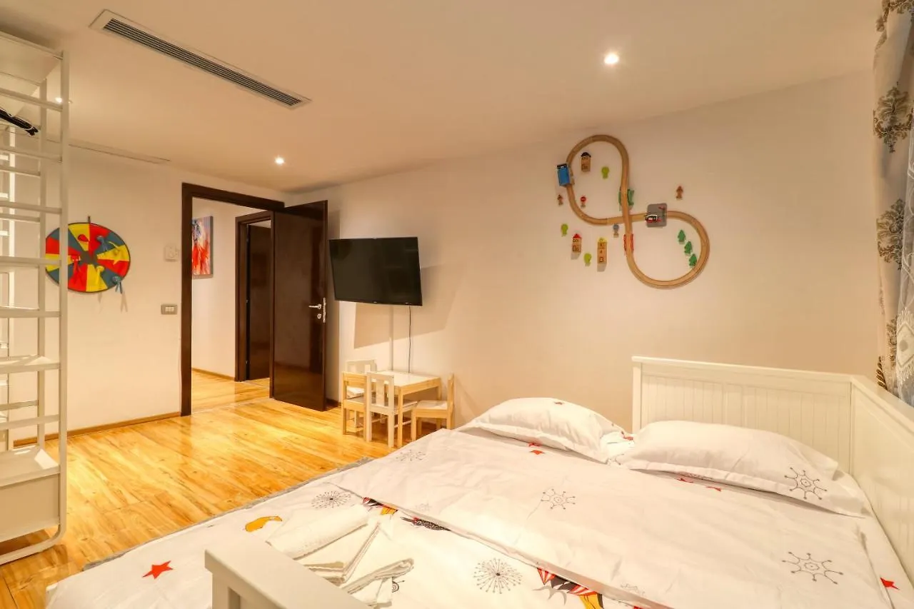 Luxurious 3 Bedroom Apartment In Herastrau 布加勒斯特 罗马尼亚