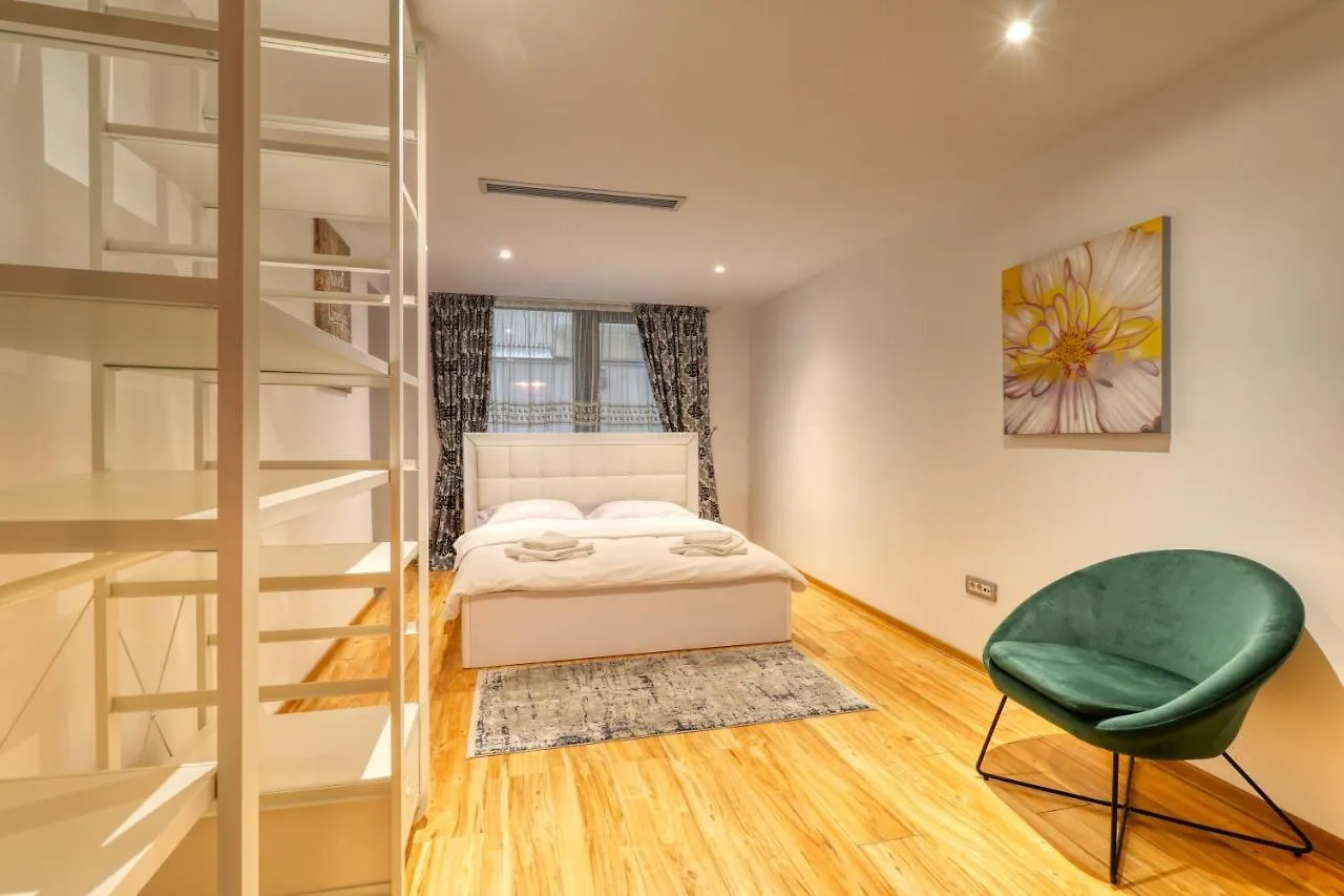 Luxurious 3 Bedroom Apartment In Herastrau 布加勒斯特