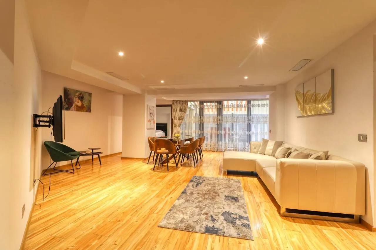Luxurious 3 Bedroom Apartment In Herastrau 布加勒斯特 罗马尼亚