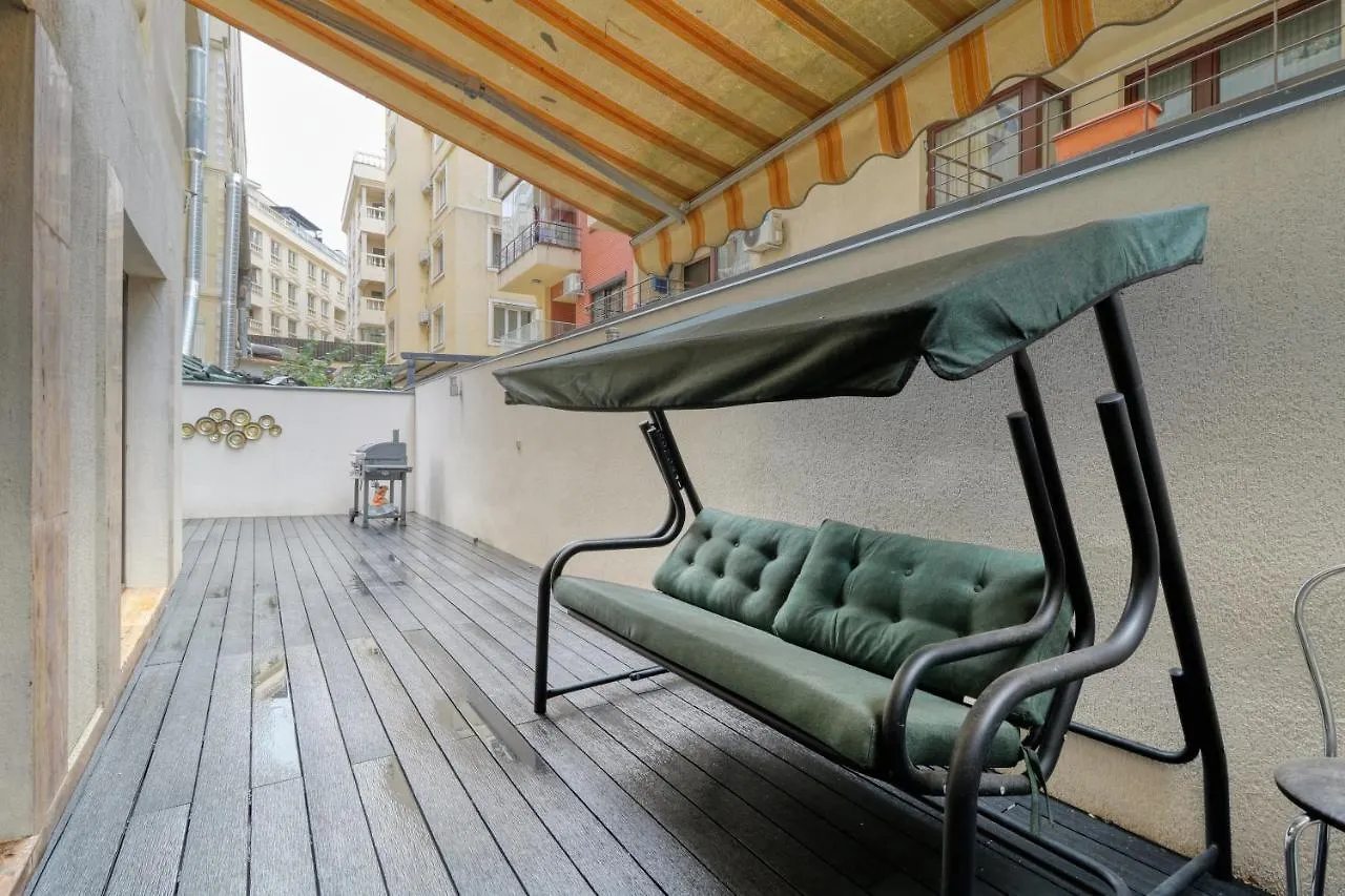 Luxurious 3 Bedroom Apartment In Herastrau 布加勒斯特