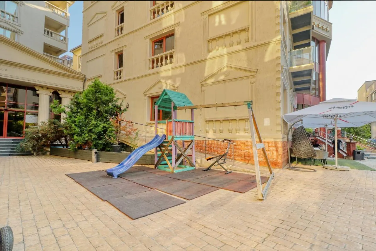 Luxurious 3 Bedroom Apartment In Herastrau 布加勒斯特