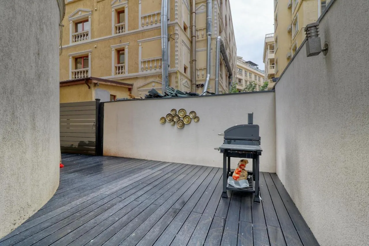 Luxurious 3 Bedroom Apartment In Herastrau 布加勒斯特