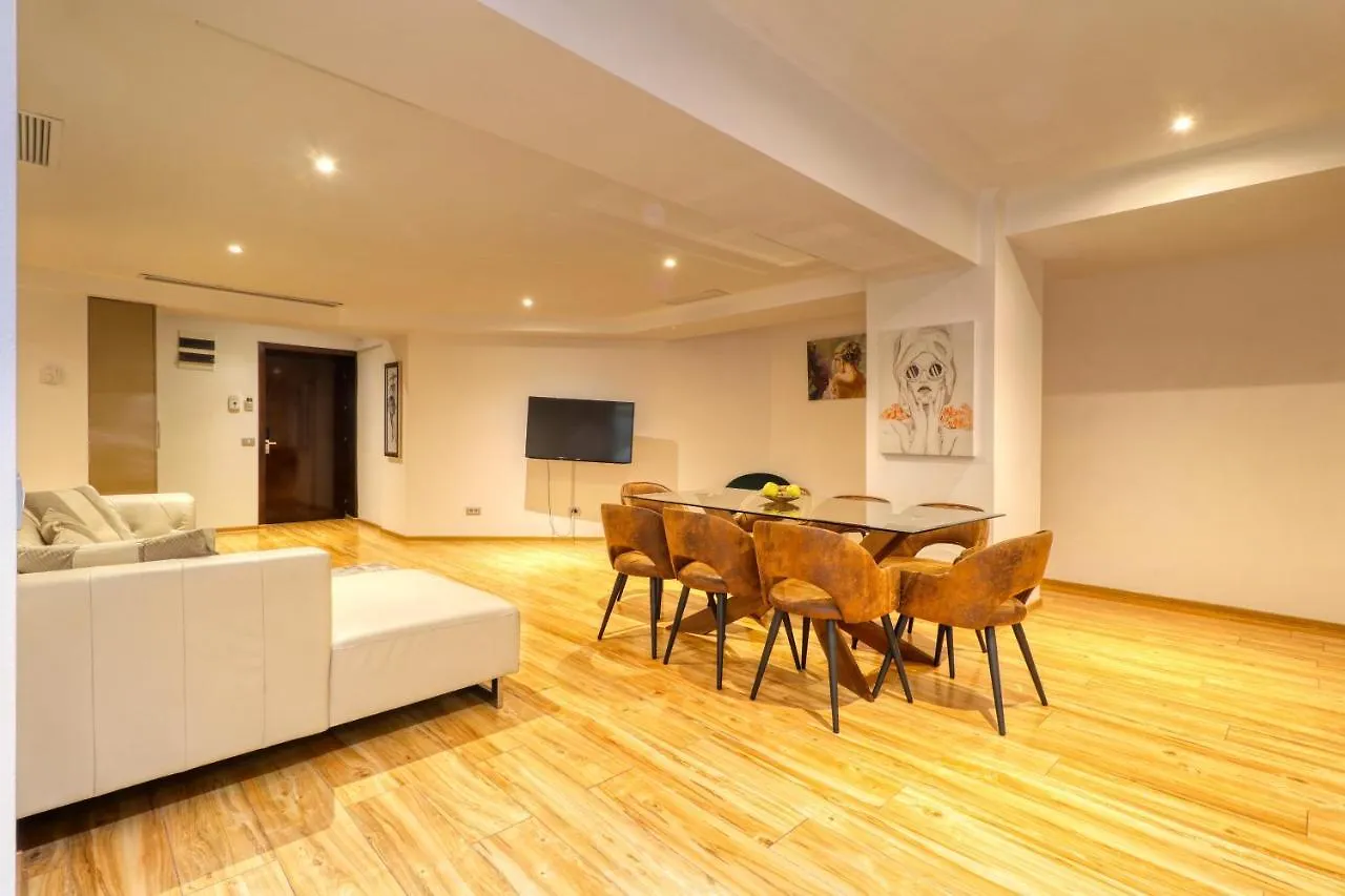 Luxurious 3 Bedroom Apartment In Herastrau 布加勒斯特 0*,