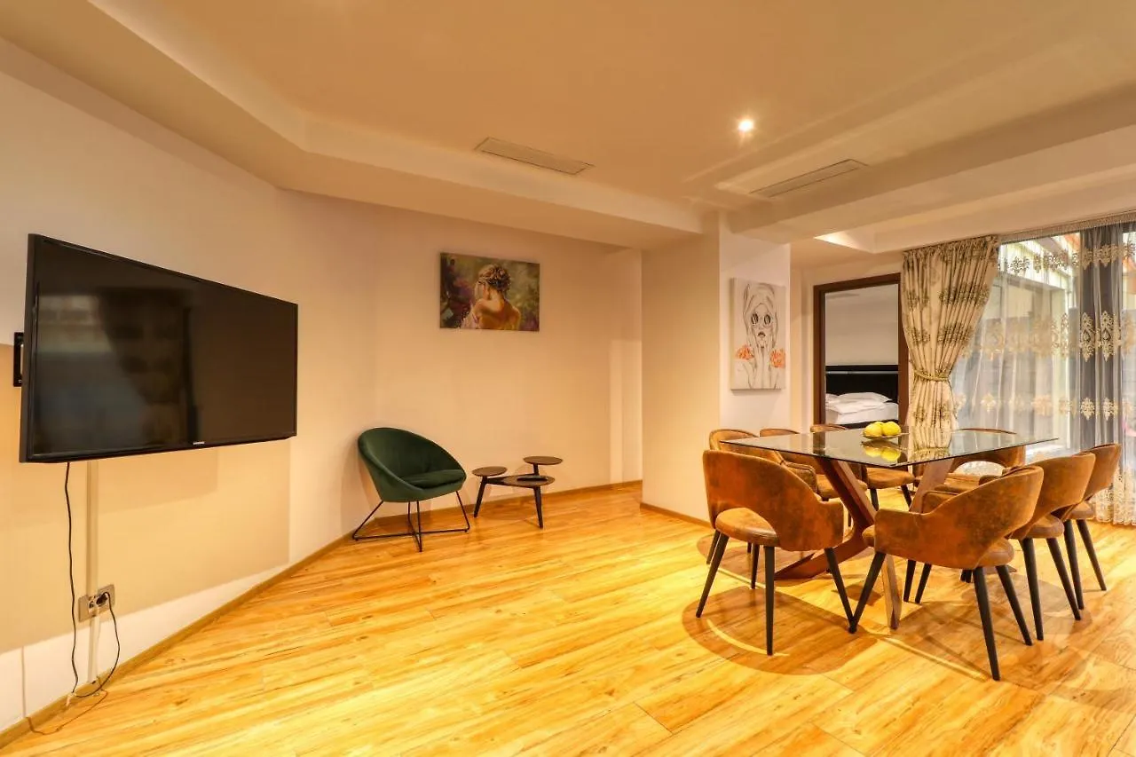 Luxurious 3 Bedroom Apartment In Herastrau 布加勒斯特