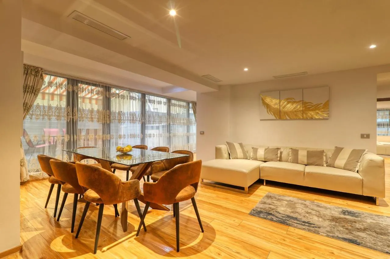 Luxurious 3 Bedroom Apartment In Herastrau 布加勒斯特