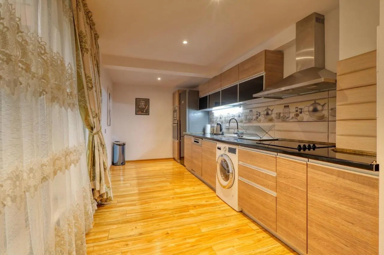 Luxurious 3 Bedroom Apartment In Herastrau Бухарест Румыния